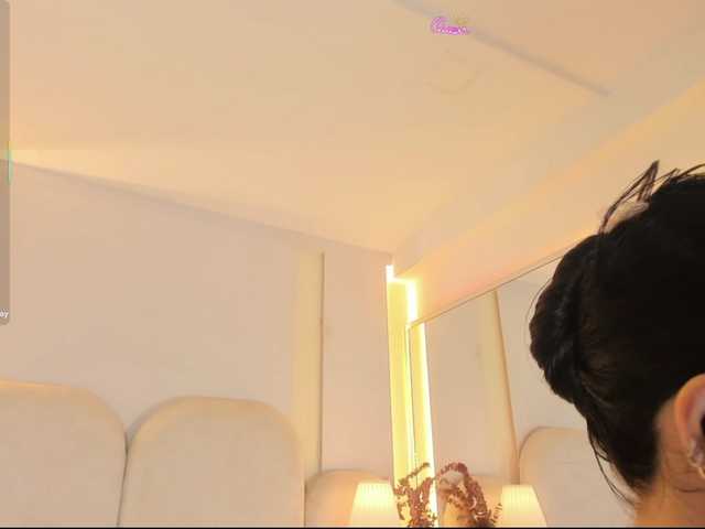 EllaThorne live cam on BongaCams