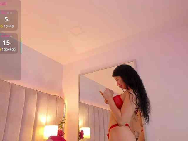 EllaThorne webcam