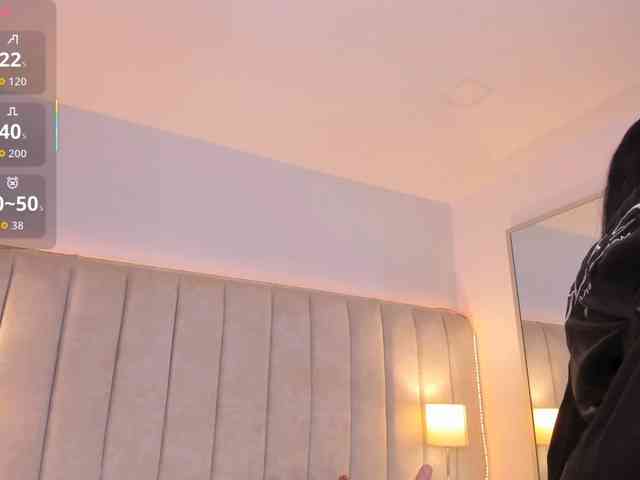 EllaThorne webcam