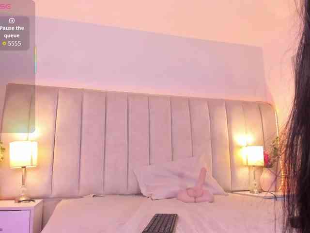 EllaThorne webcam