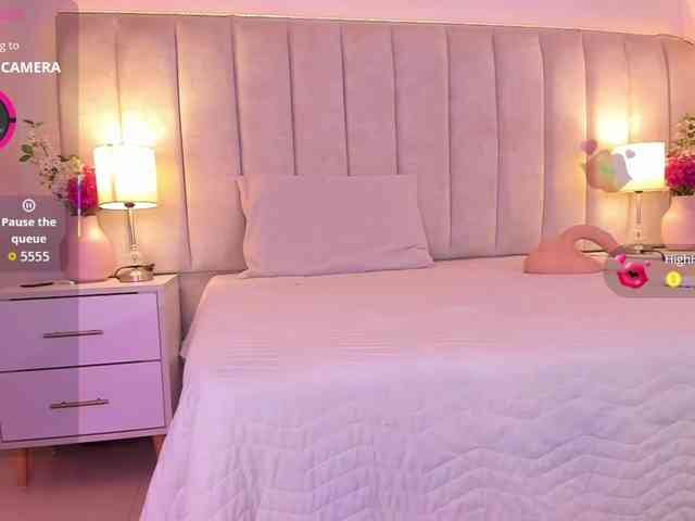 EllaThorne webcam