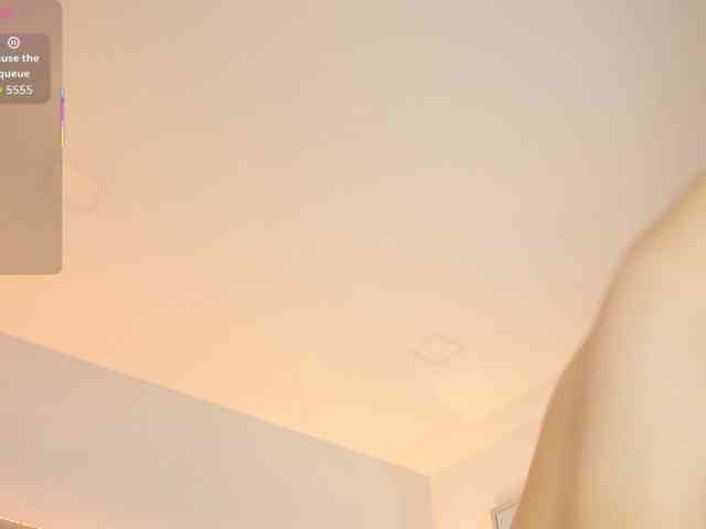 EllaThorne webcam