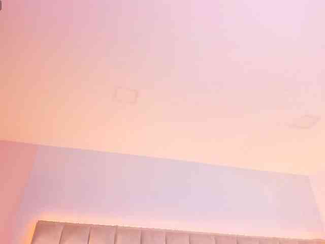 EllaThorne webcam