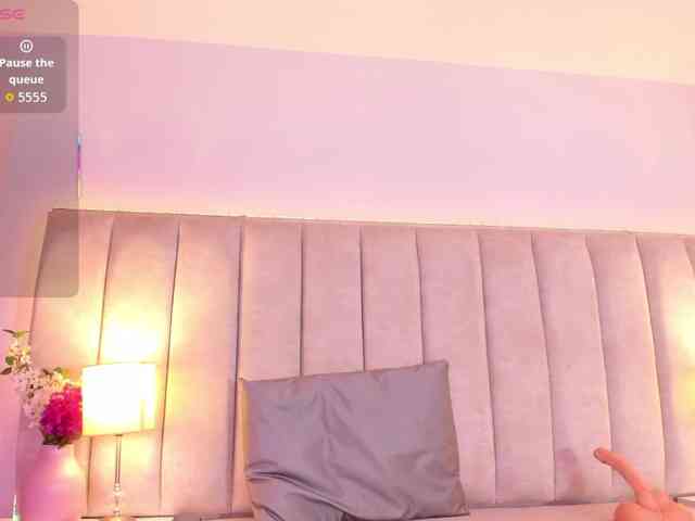 EllaThorne webcam