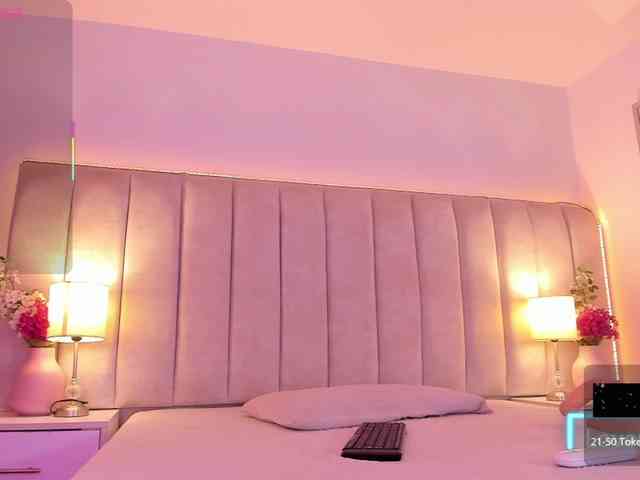 EllaThorne webcam