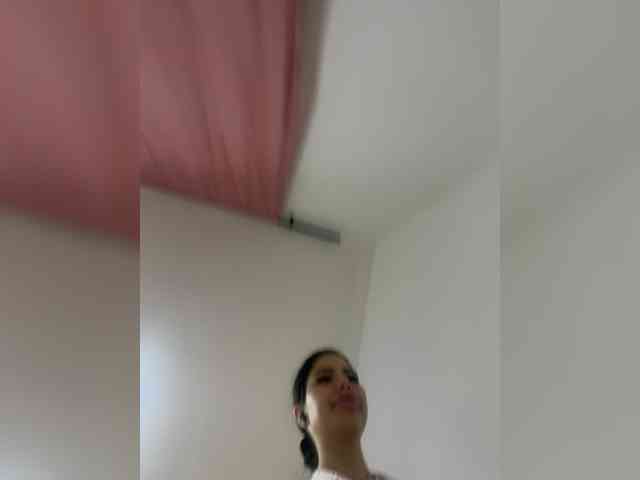 EllaThorne webcam