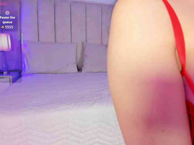 EllaThorne webcam