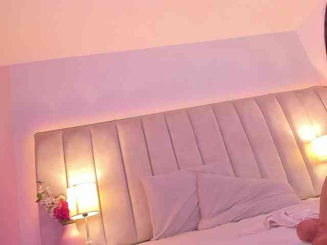 EllaThorne webcam
