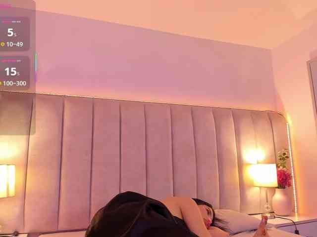 EllaThorne webcam