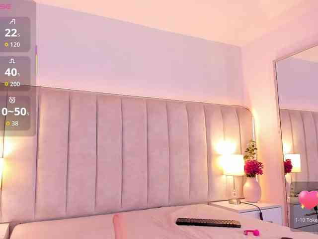 EllaThorne webcam