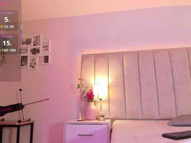 EllaThorne webcam