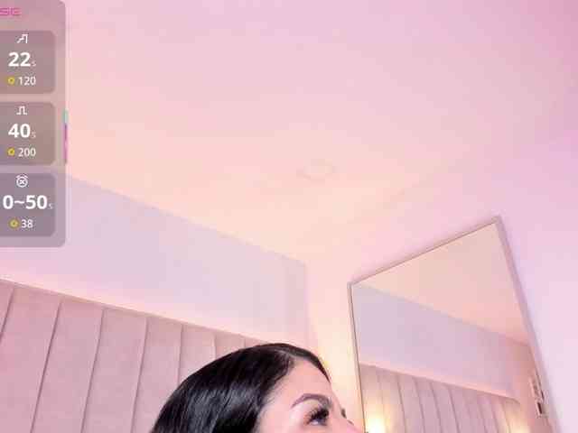 EllaThorne webcam
