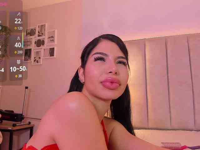 EllaThorne webcam