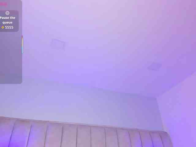 EllaThorne webcam