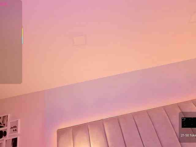 EllaThorne webcam