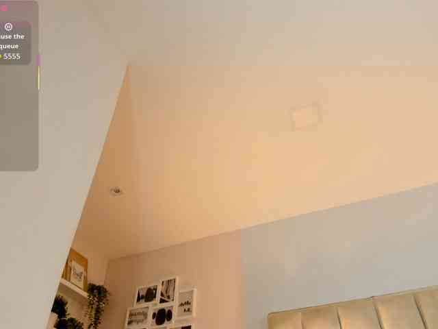 EllaThorne webcam