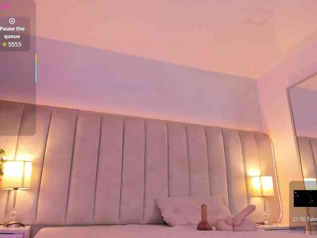 EllaThorne webcam