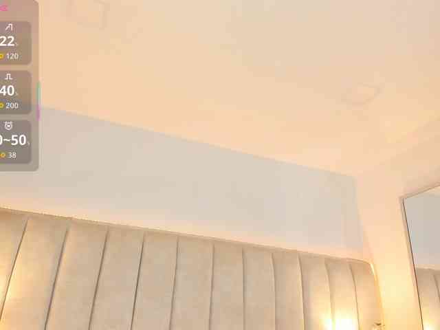 EllaThorne webcam