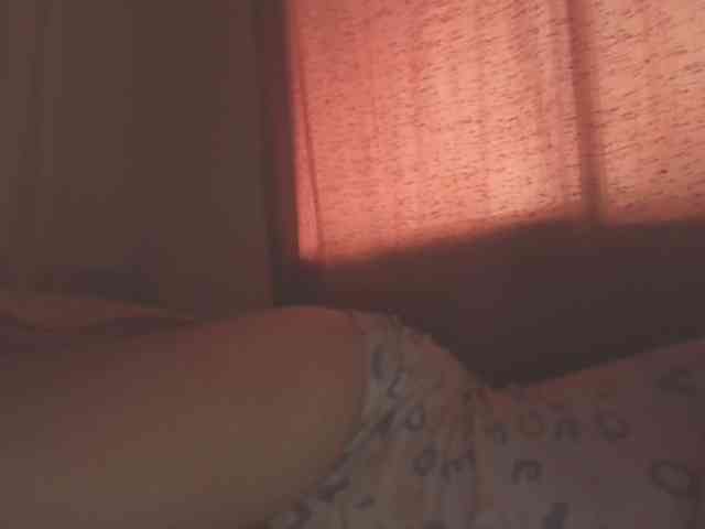 EllaThorne webcam