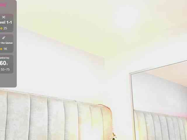 EllaThorne webcam