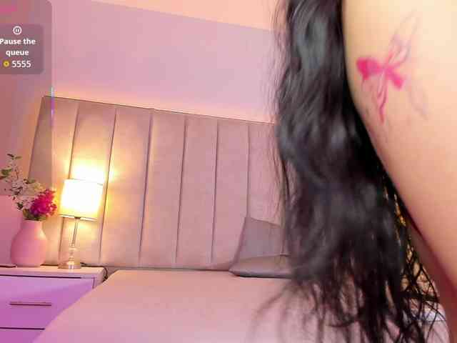EllaThorne webcam