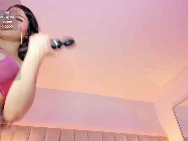 EllaThorne webcam