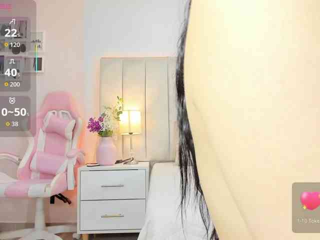 EllaThorne webcam