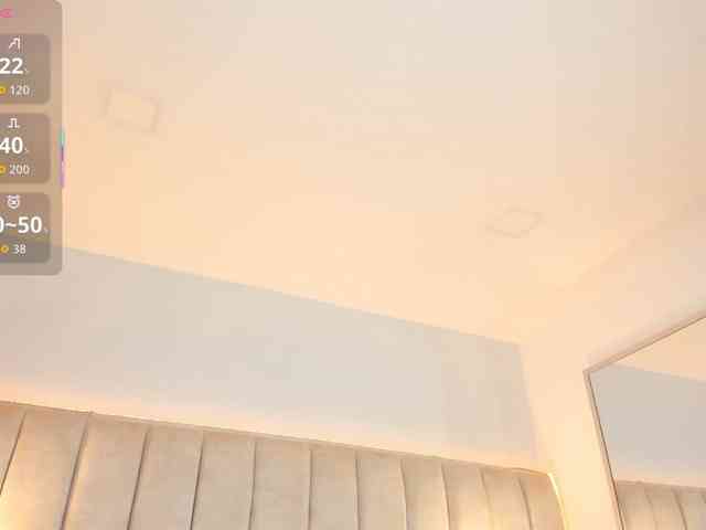 EllaThorne webcam