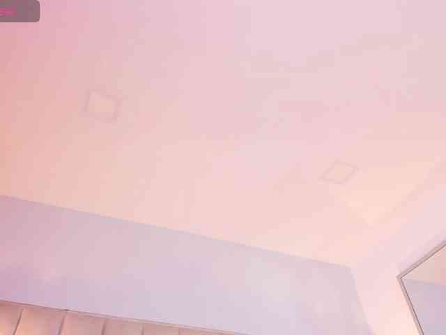EllaThorne webcam