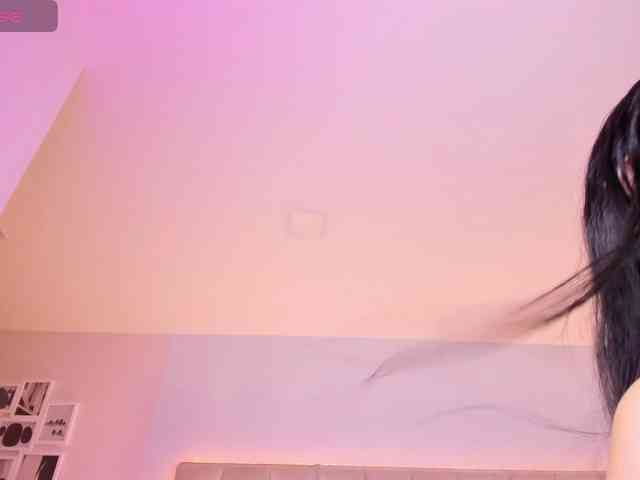 EllaThorne webcam