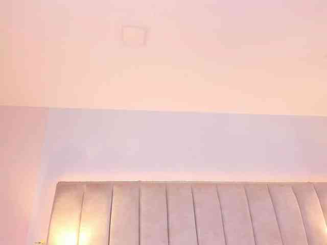 EllaThorne webcam