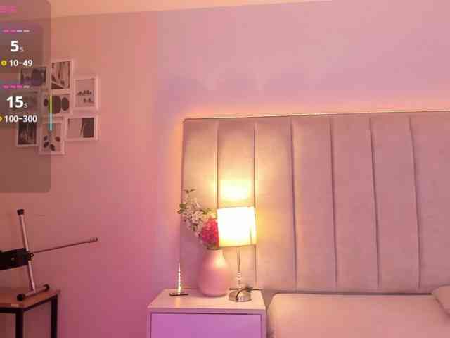 EllaThorne webcam