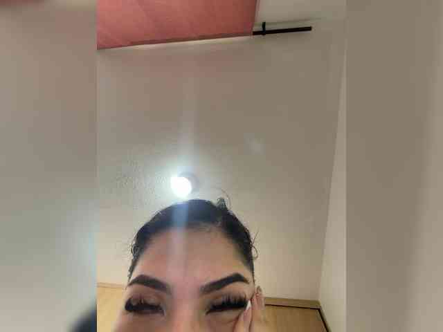 EllaThorne webcam