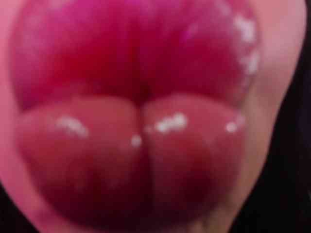EllaThorne webcam