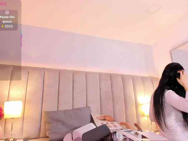 EllaThorne webcam