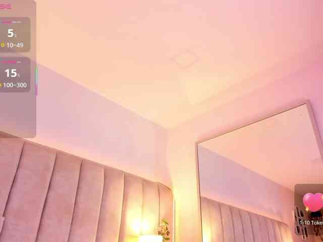 EllaThorne webcam