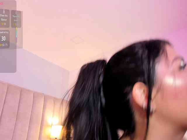 EllaThorne webcam