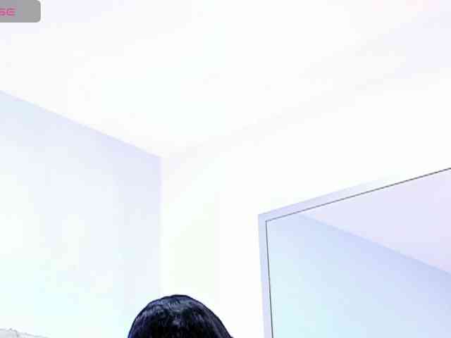 EllaThorne webcam