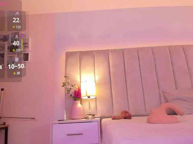 EllaThorne webcam