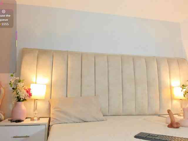 EllaThorne webcam