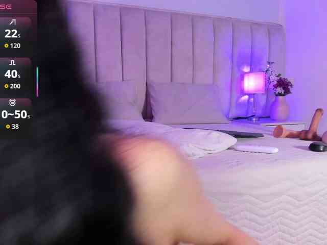 EllaThorne webcam