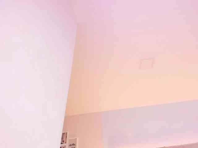 EllaThorne webcam