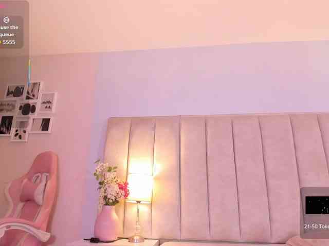 EllaThorne webcam
