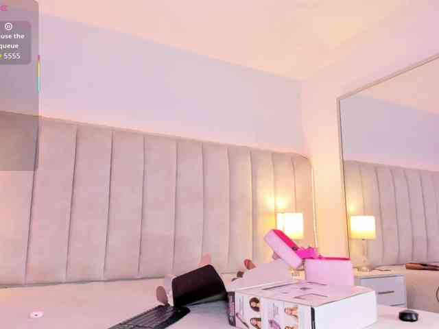 EllaThorne webcam
