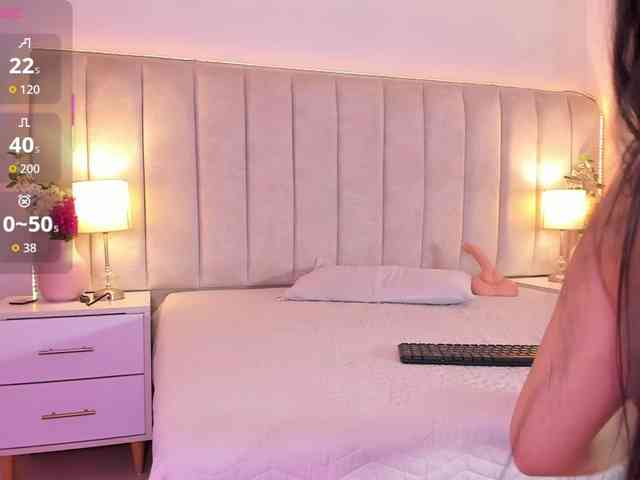 EllaThorne webcam