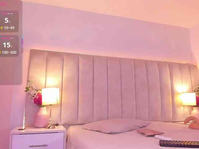 EllaThorne webcam