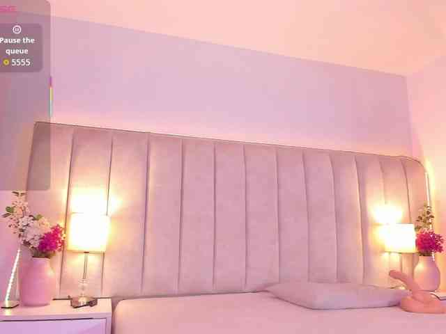 EllaThorne webcam