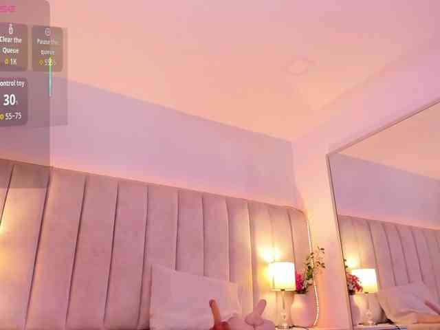 EllaThorne webcam