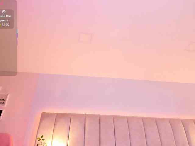 EllaThorne webcam