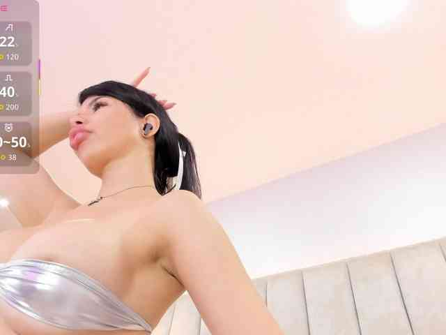 EllaThorne webcam
